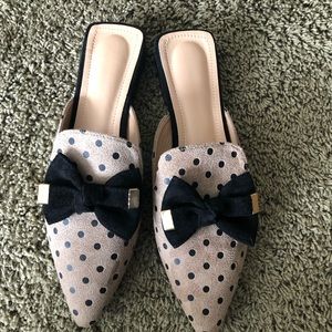 Size 8.5 So freaking cute and comfy!!